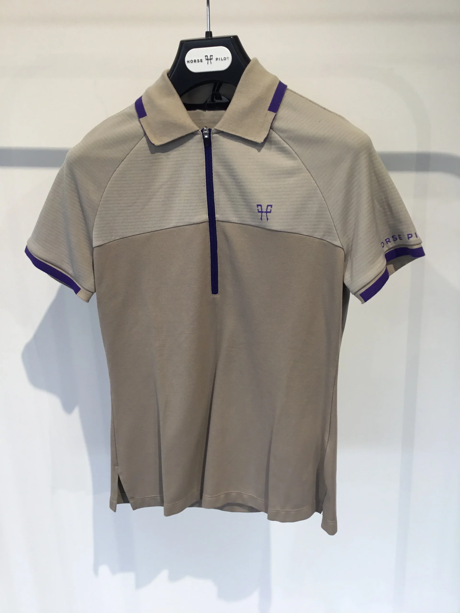 ARIIA • Polos et t-shirts femme conçus pour l'équitation – Image 3