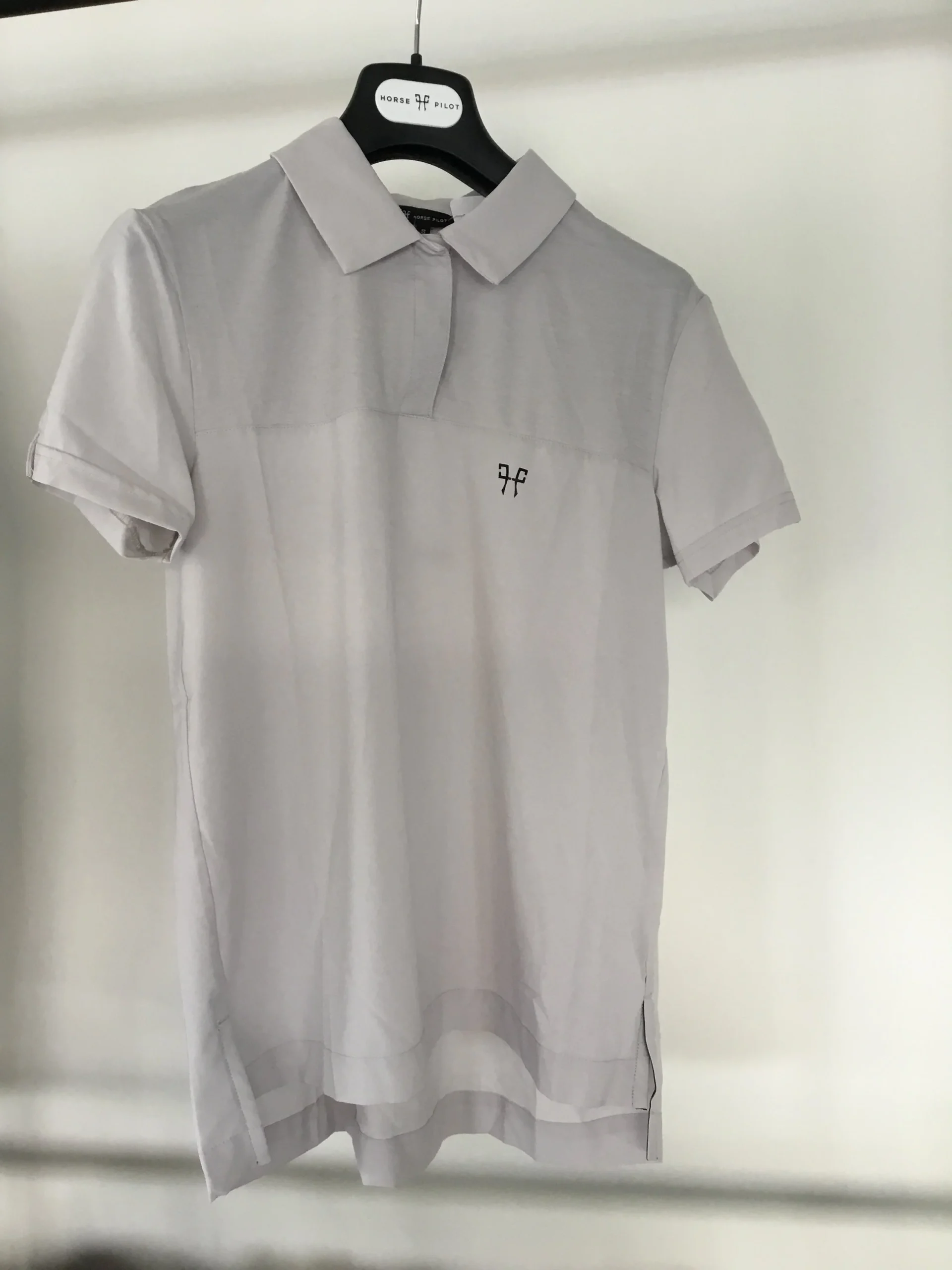 ARIIA • Polos et t-shirts femme conçus pour l'équitation – Image 4