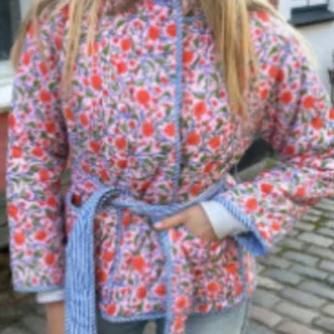 SUSSIE REVERSIBLE JACKET