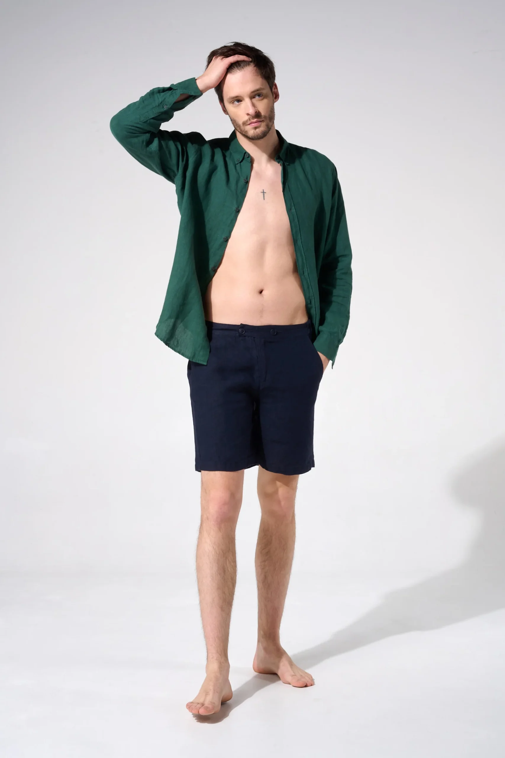 Short en lin bleu marine – Image 5