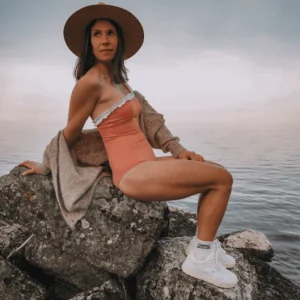 maillot-de-bain-femme-terracotta.pngv1744038608 Maillot de bain femme 1 pièce asymétrique