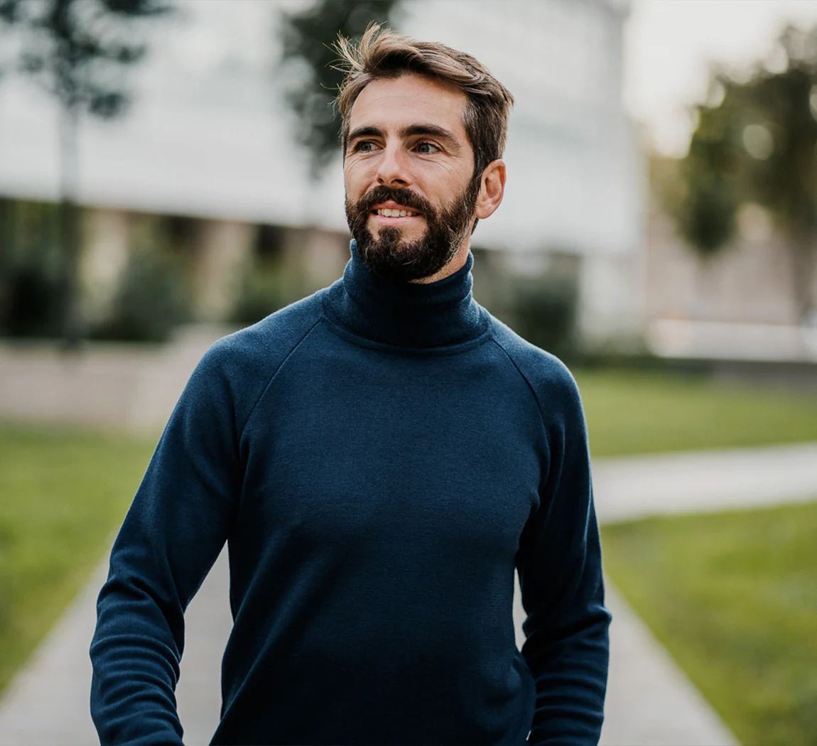 MERINO TENCEL TURTLENECK – Image 9